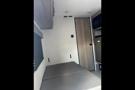 Kayla’s Coleman Keystone Travel Trailer