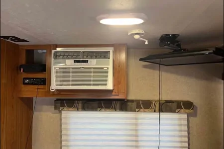 Sydney's Cozy Hybrid