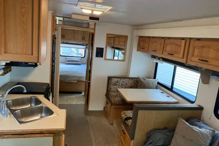  Forest River Sun Seeker Class C