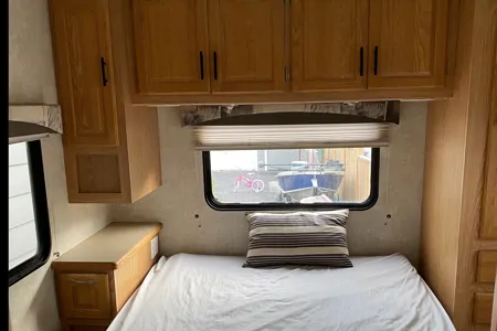  Forest River Sun Seeker Class C