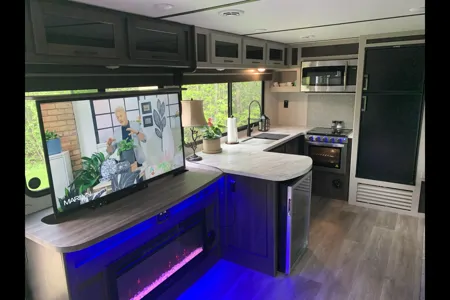 Kenneth's Crossroads New York apartment