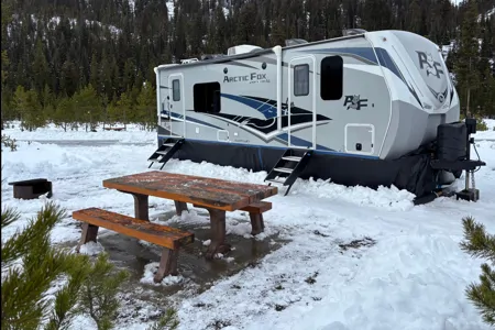 2023 Arctic Fox North Fork 25W * True 4-Season Luxury Travel Trailer * Winter-Ready!