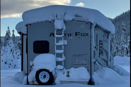 2023 Arctic Fox North Fork 25W * True 4-Season Luxury Travel Trailer * Winter-Ready!