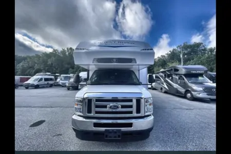 Family Forest River Sunseeker Class C