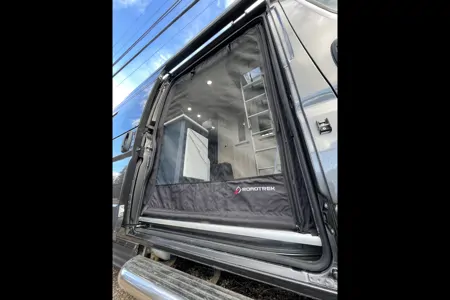 VincentVanGo - Roadtrek Play + Slumber Class B