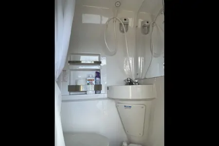 VincentVanGo - Roadtrek Play + Slumber Class B