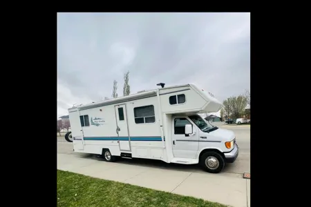 sherwyn's Ford cutaway Class C