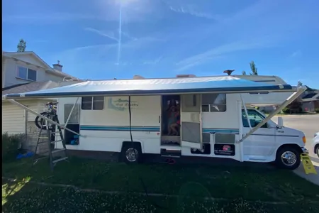 sherwyn's Ford cutaway Class C