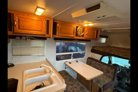 sherwyn's Ford cutaway Class C