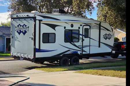 Mark's Pacific Coachworks 20EX Toy Hauler