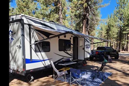 Mark's Pacific Coachworks 20EX Toy Hauler