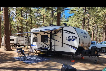 Mark's Pacific Coachworks 20EX Toy Hauler