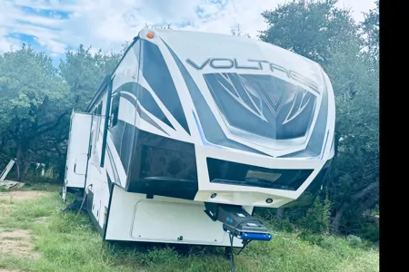Jennifer's Dutchmen Voltage Fifth Wheel