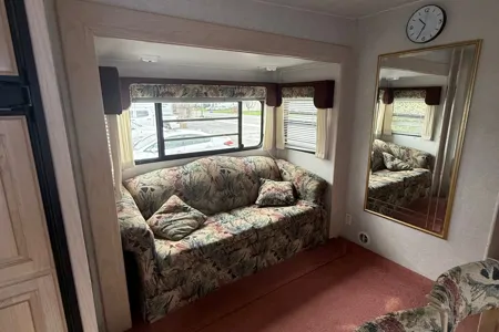 Doug's Glendale Fifth Wheel 
