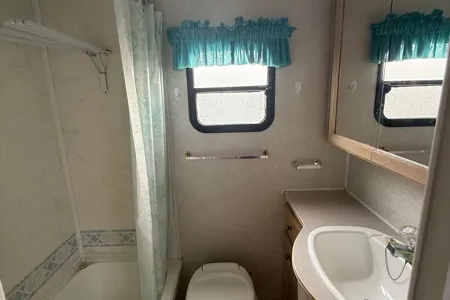 Doug's Glendale Fifth Wheel 