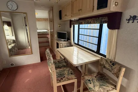 Doug's Glendale Fifth Wheel 
