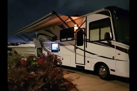 Aileen's RV Cottage