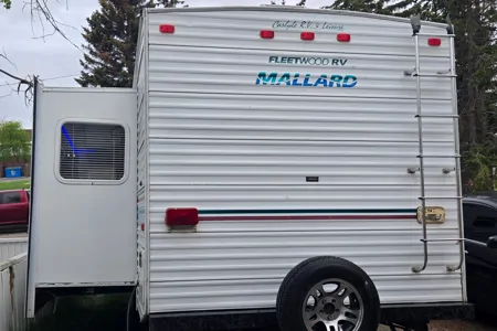 Geoff's Fleetwood Mallard Travel Trailer