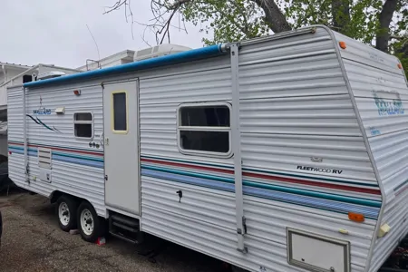 Geoff's Fleetwood Mallard Travel Trailer