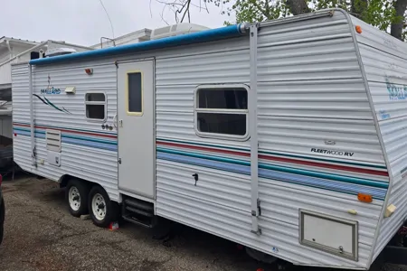 Geoff's Fleetwood Mallard Travel Trailer