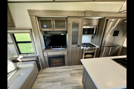 2025 Grand Design - 41’ Luxury Camping - Sleeps 7