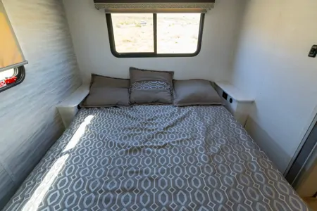 Conquest 63111C Sleeps Up To 10! #D25463