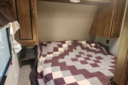 Jeremy's Zinger 25RB Travel Trailer