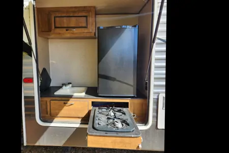 Jeremy's Zinger 25RB Travel Trailer