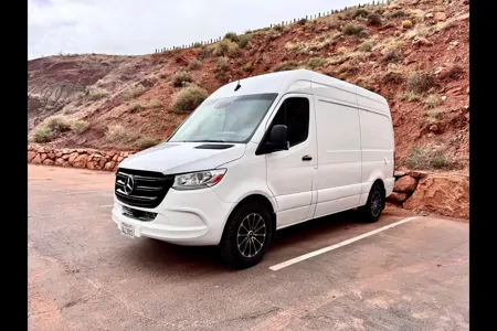 Luxury Sprinter w/ Shower, toilet, Kitchen