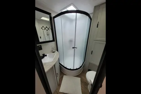 Michelle's 30" Vibe 25RK Travel Trailer