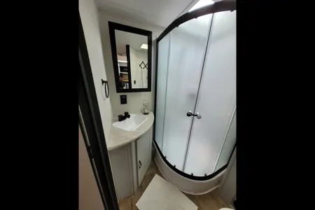 Michelle's 30" Vibe 25RK Travel Trailer