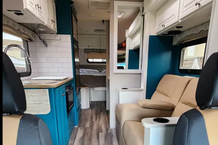 Marco & Gina's Luxury Mercedes-Benz RV Rental (Diesel) 