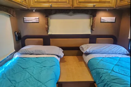 Marco & Gina's Luxury Mercedes-Benz RV Rental (Diesel) 