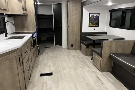 Iain's Springdale 2620vhs Travel Trailer