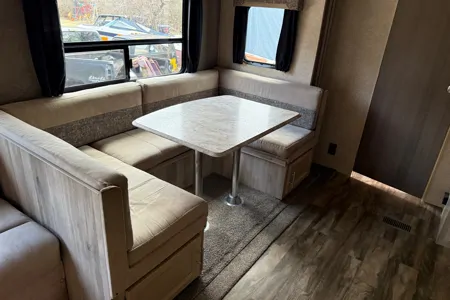 Riverview Retreat Coachmen 273BHSCK Travel Trailer