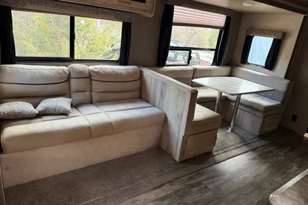 Riverview Retreat Coachmen 273BHSCK Travel Trailer