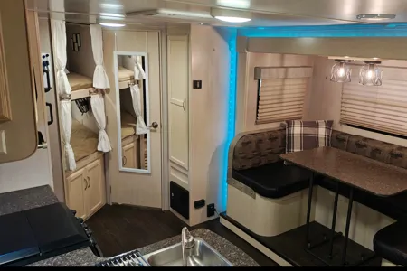 Meet Clifford, tows like a 24', lives like a 30'!