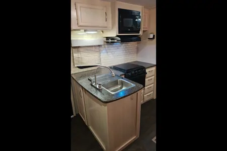 Meet Clifford, tows like a 24', lives like a 30'!