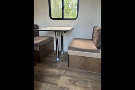 Jun’s Forest River Cruise Lite Travel Trailer