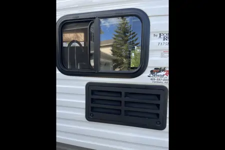 Jun’s Forest River Cruise Lite Travel Trailer
