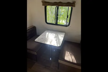 Jun’s Forest River Cruise Lite Travel Trailer
