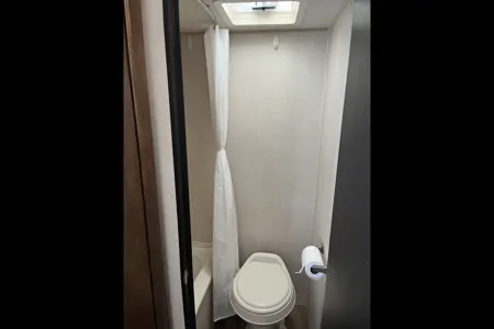 Jun’s Forest River Cruise Lite Travel Trailer