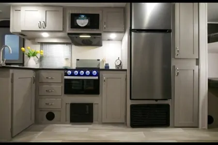 Tracer 260BHSLE - Compact Elegance!