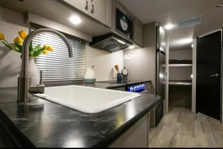 Tracer 260BHSLE - Compact Elegance!