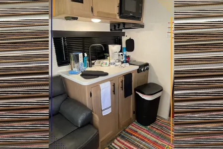 Spacious Wolfpup w/ Bunkbeds and Queen bed