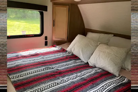 Spacious Wolfpup w/ Bunkbeds and Queen bed