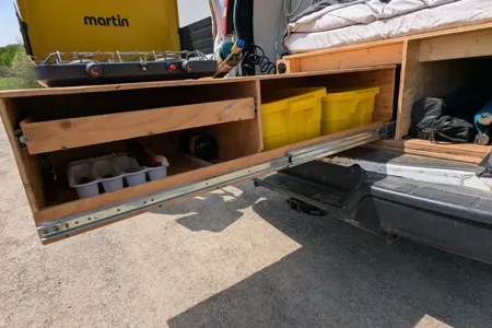 Shoebill Electrician (GMC Savana 2011)