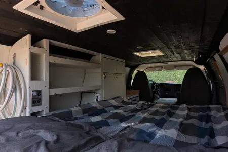 Shoebill Electrician (GMC Savana 2011)