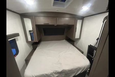 Keystone Travel Trailer w Satellite TV and 5G WIFI