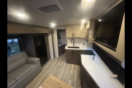 Keystone Travel Trailer w Satellite TV and 5G WIFI